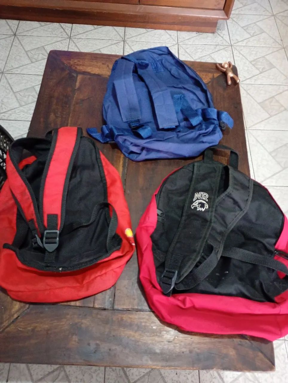 Três MOCHILAS  Médias excelente estado  - Foto 2