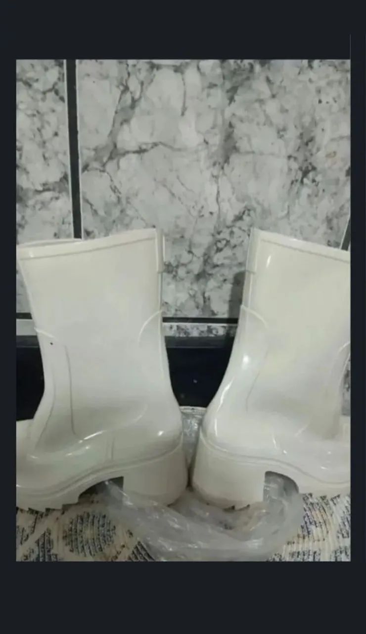 Bota impermeável com zíper nova top demais  - Foto 4