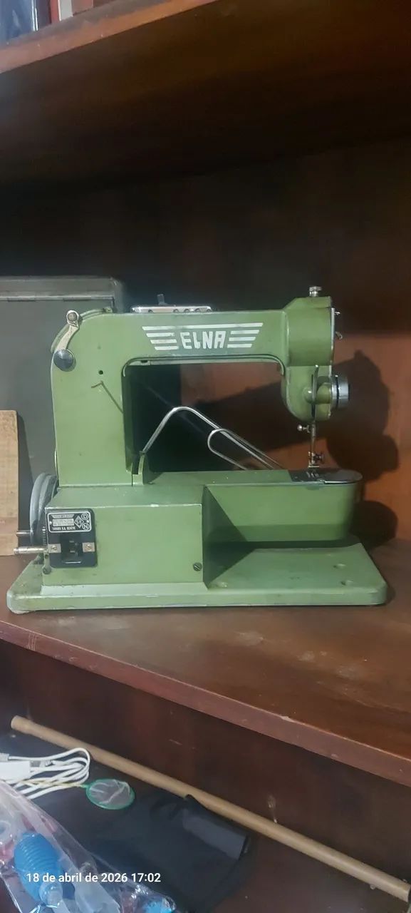 Máquina Elma Gafanhoto 1945