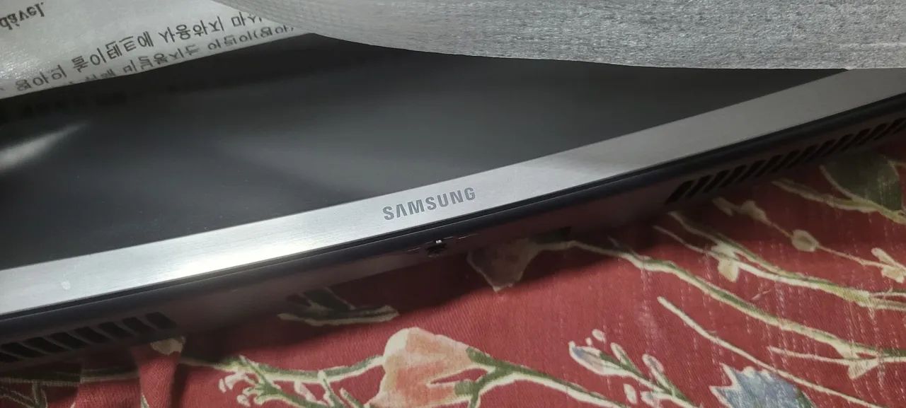 Monitor Samsung 32 curverd com Audio integrado  - Foto 5