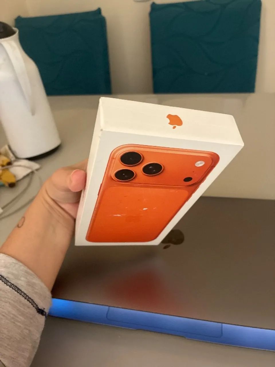 IPhone 17 pro max Lacrado Laranja - Foto 4
