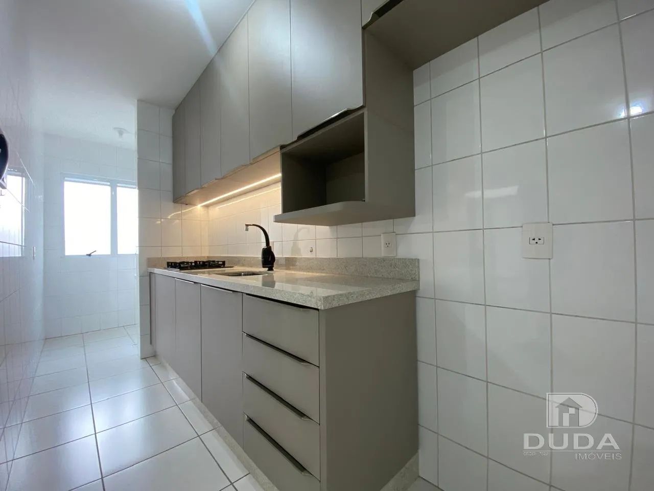 APARTAMENTO SEMI MOBILIADO - Foto 4