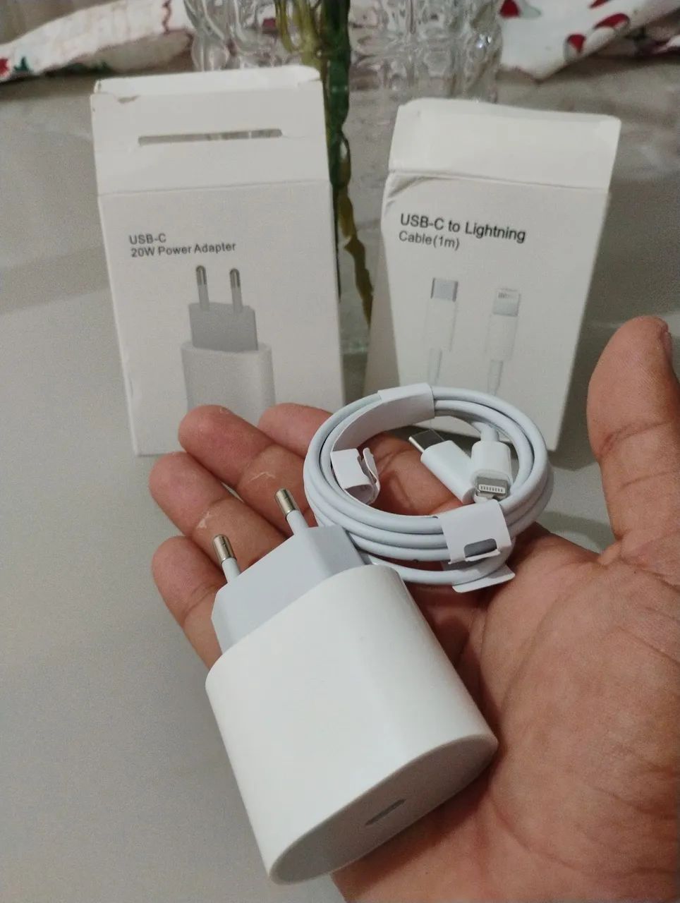 Carregador USB-C 20W + Cabo USB-C para Lightning - Foto 4