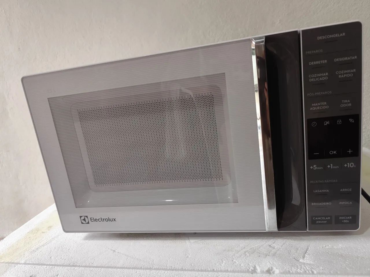 Microondas Eletrolux 23 litros