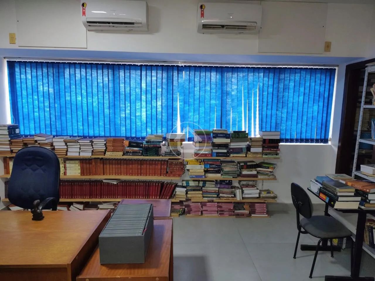 SALA COMERCIAL 39 M2 - BANHEIRO E COPA - Foto 2