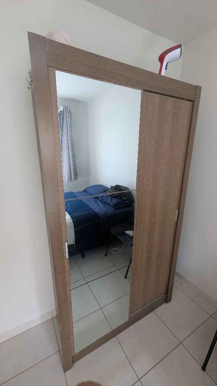Guarda roupas de solteiro 