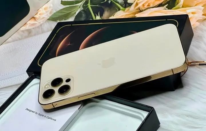 Iphone 12 pro max excelente, para uso  - Foto 2