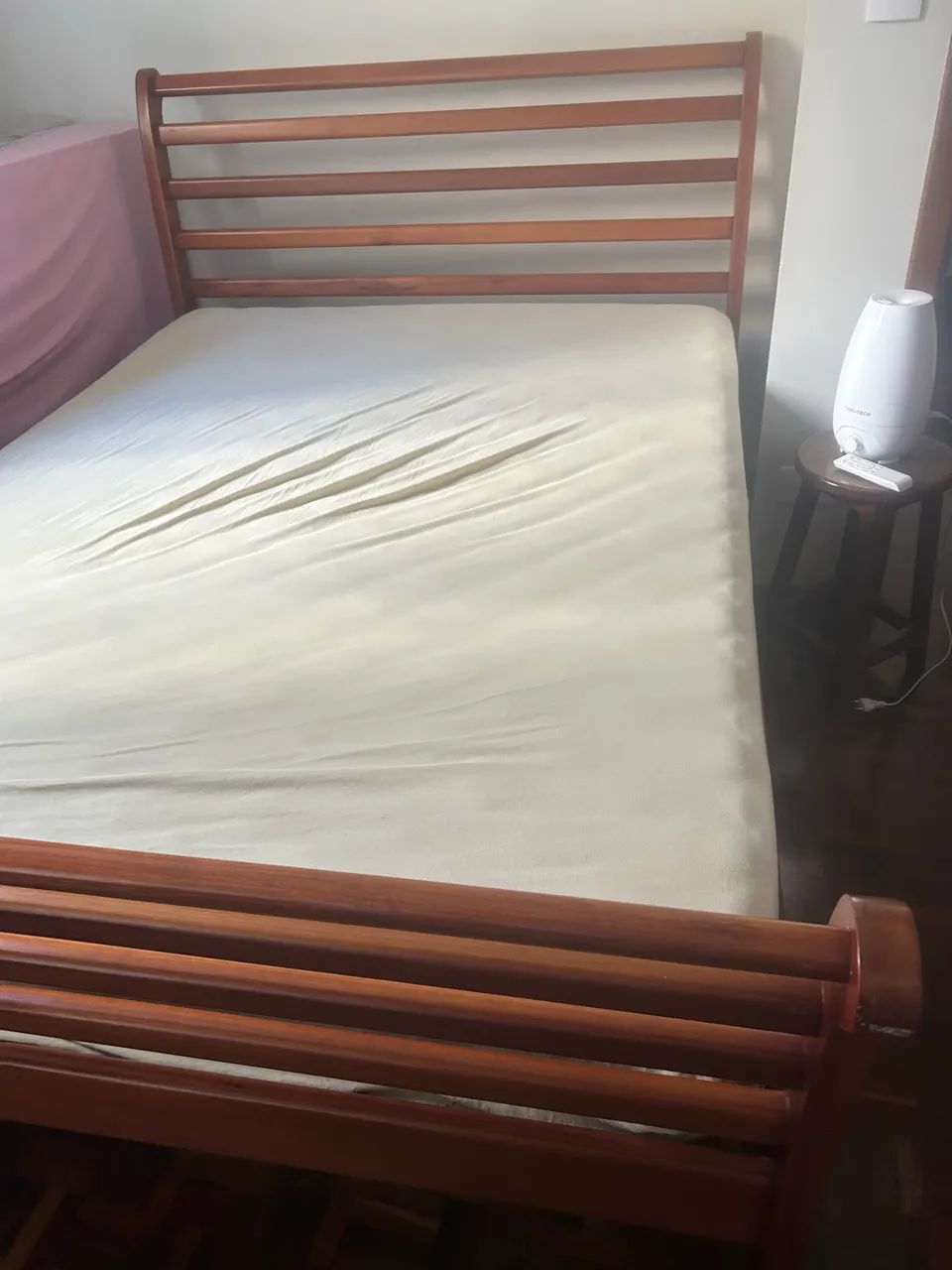Cama de casal em madeira  - Foto 4