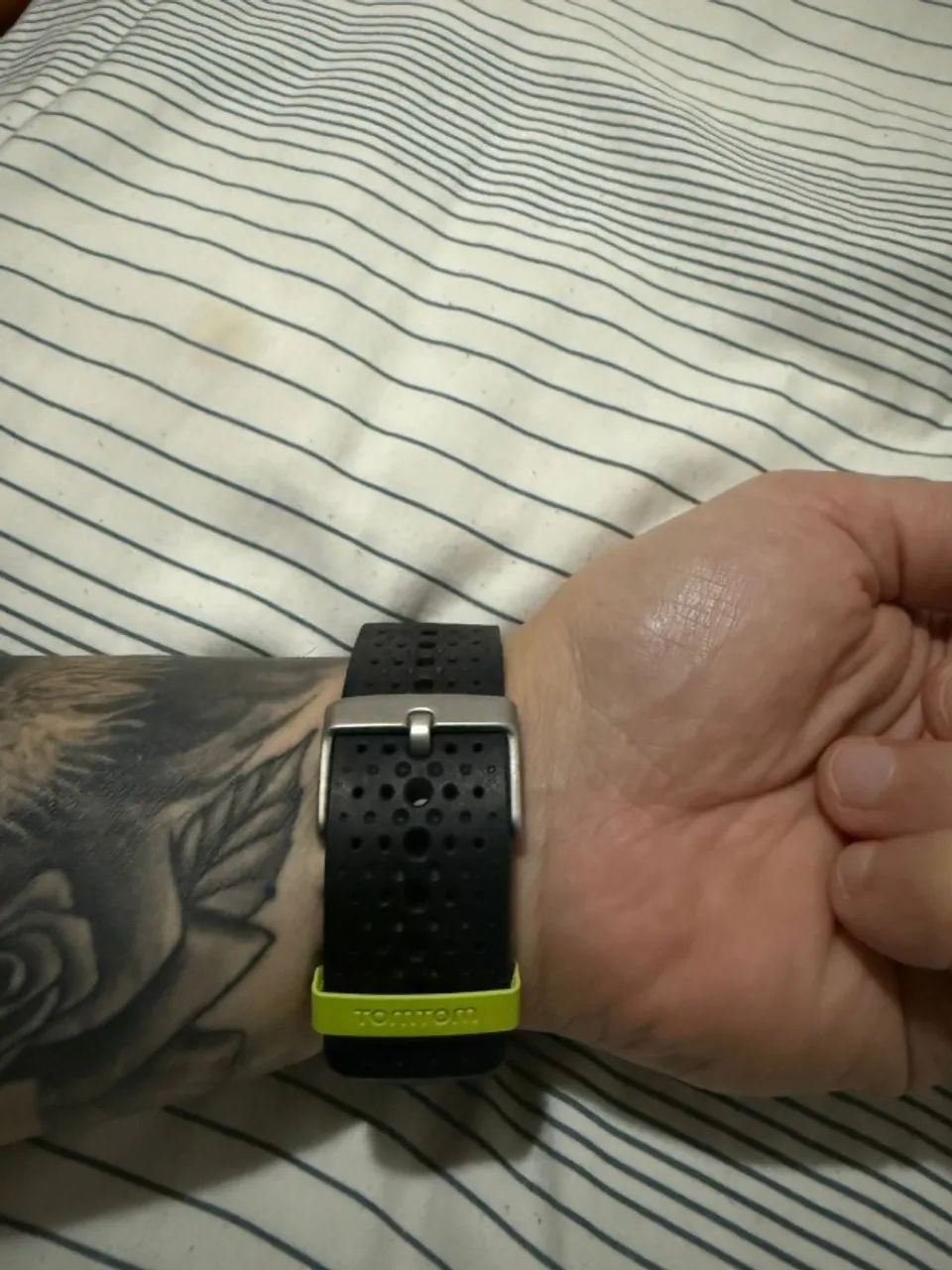 Relógio Tom Tom com carregador e pulseira originais - Foto 5
