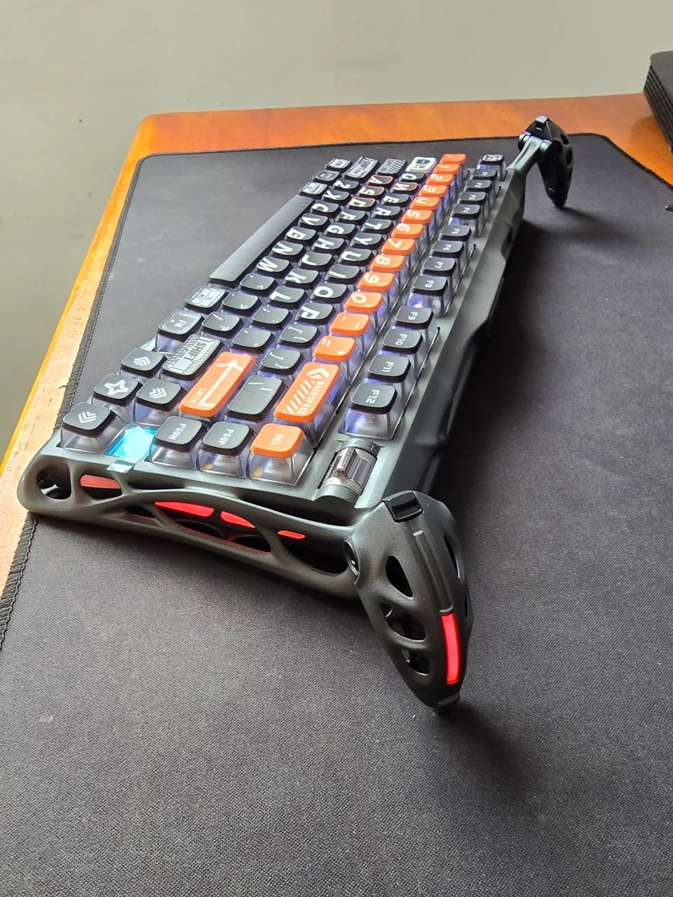 TECLADO GAMER GRAVASTAR MERCURY K1 PRO
