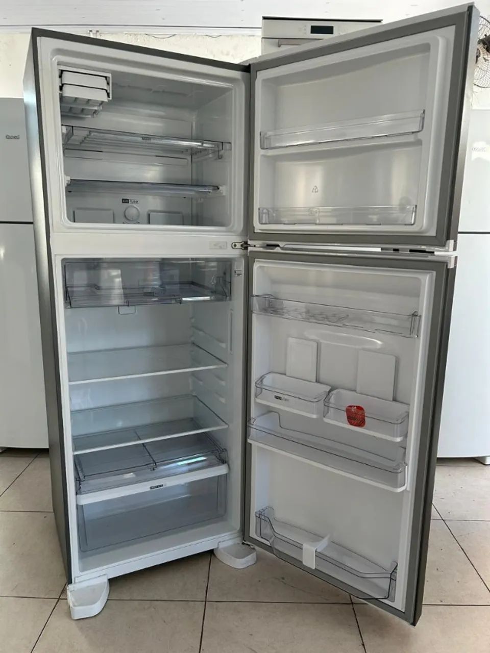 Geladeira Brastemp 463L - Plotada de Cinza - 220V   - Foto 2