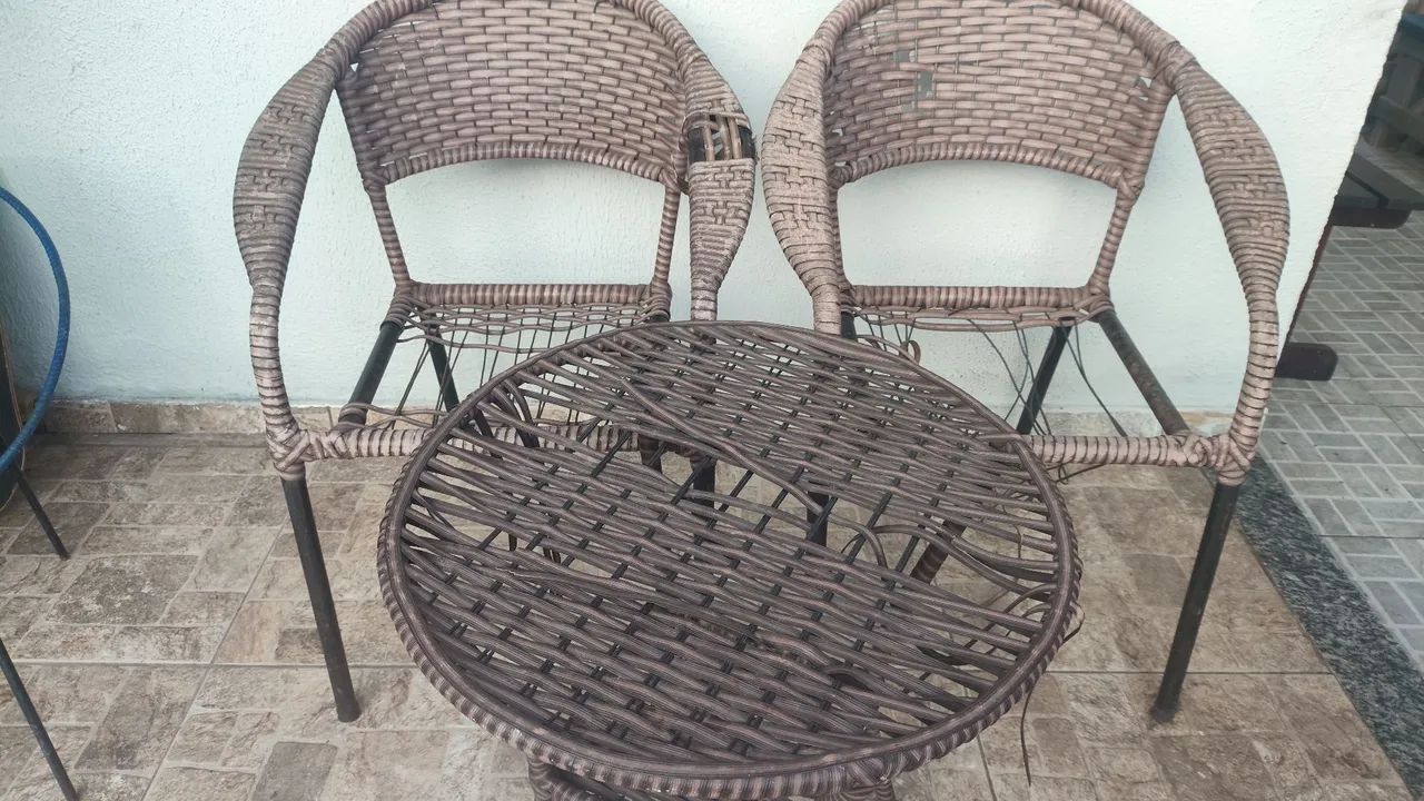 Cadeiras e mesa vime ( para quem deseja reformar) - Foto 2