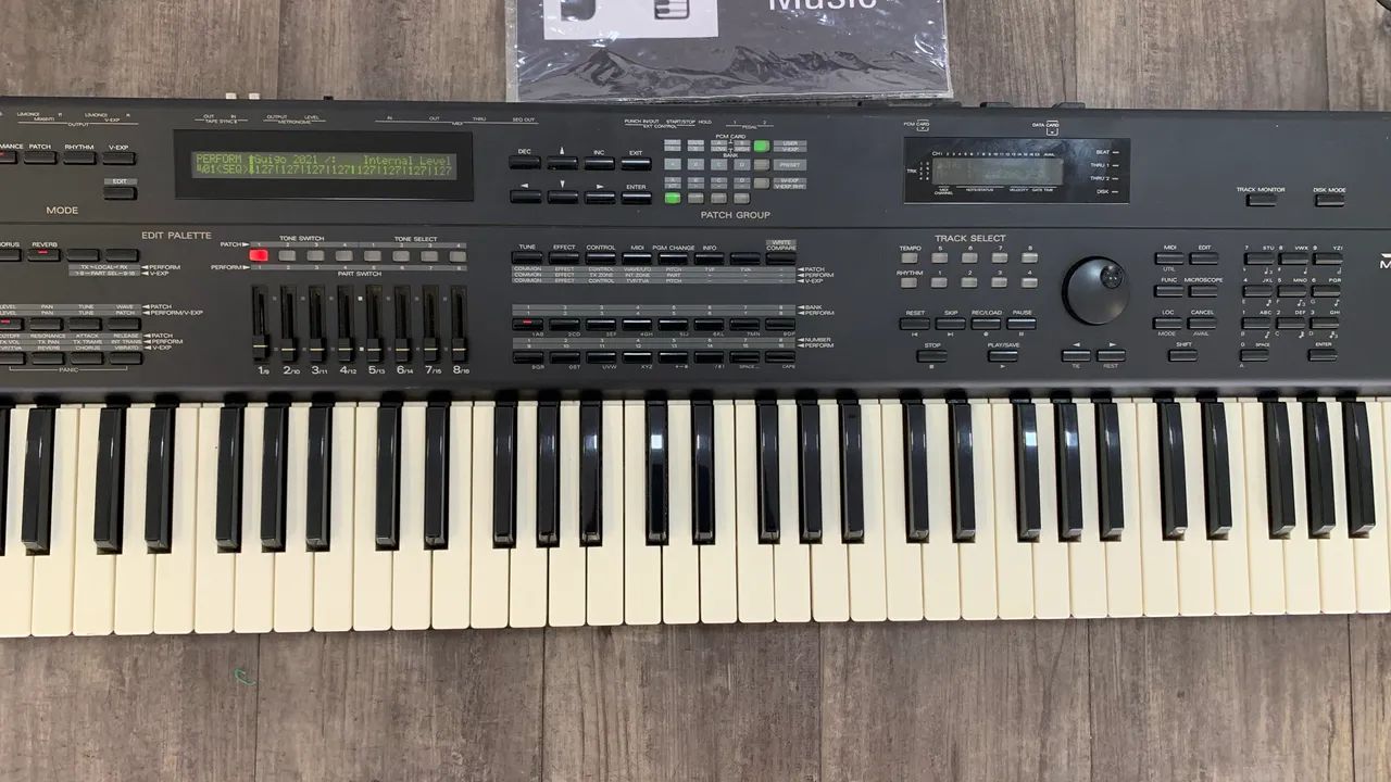 Roland JV 1000  - Foto 3