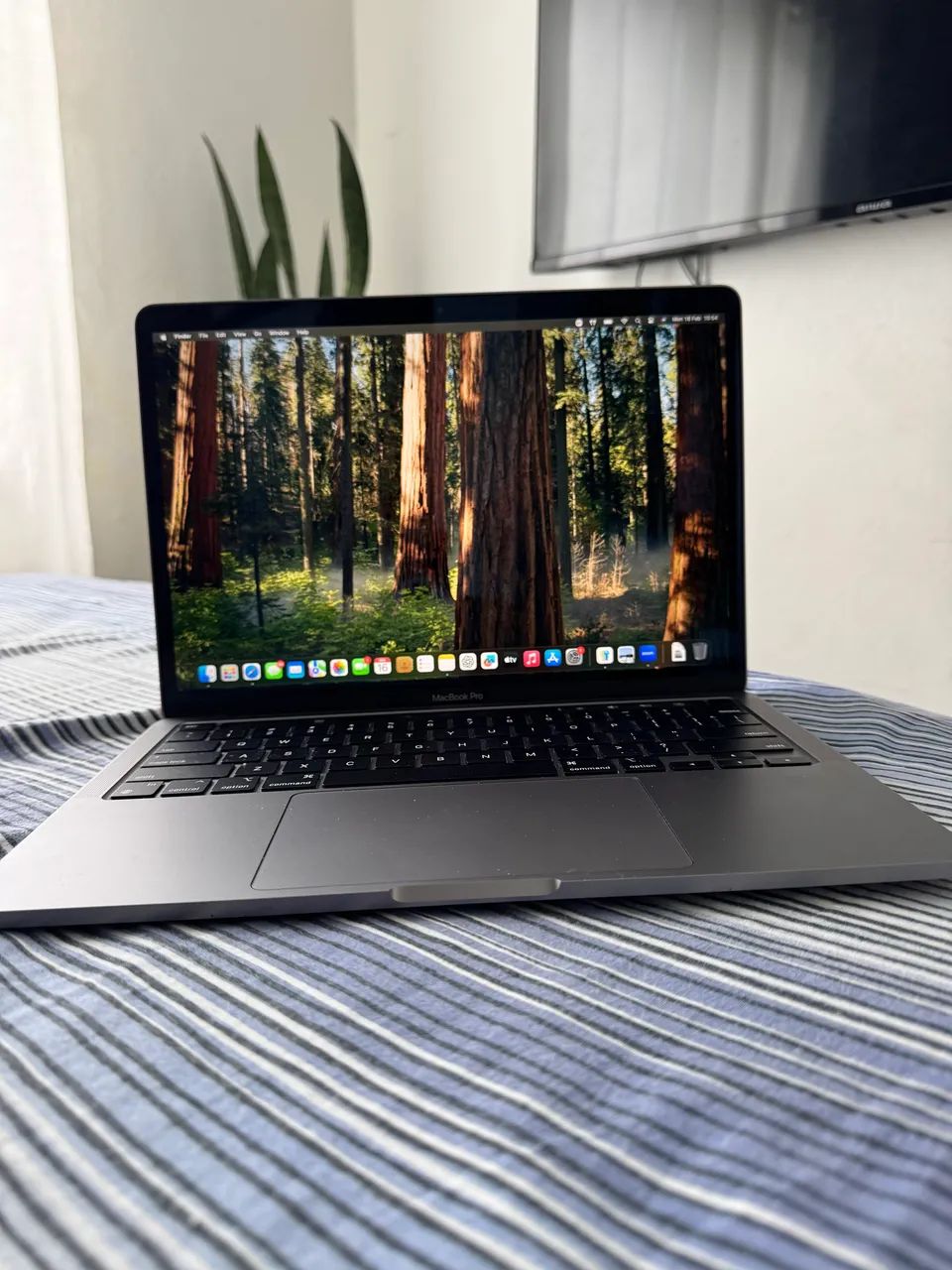 MacBook PRO M2- 256 GB - 8GB ( como ZERO )