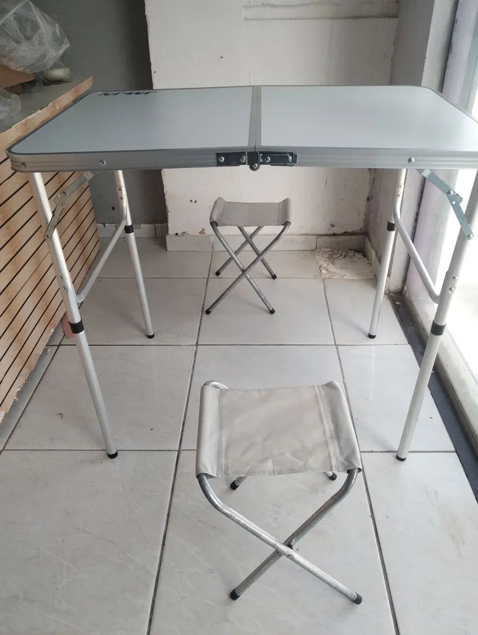 Mesa portátil Nova na caixa  - Foto 3