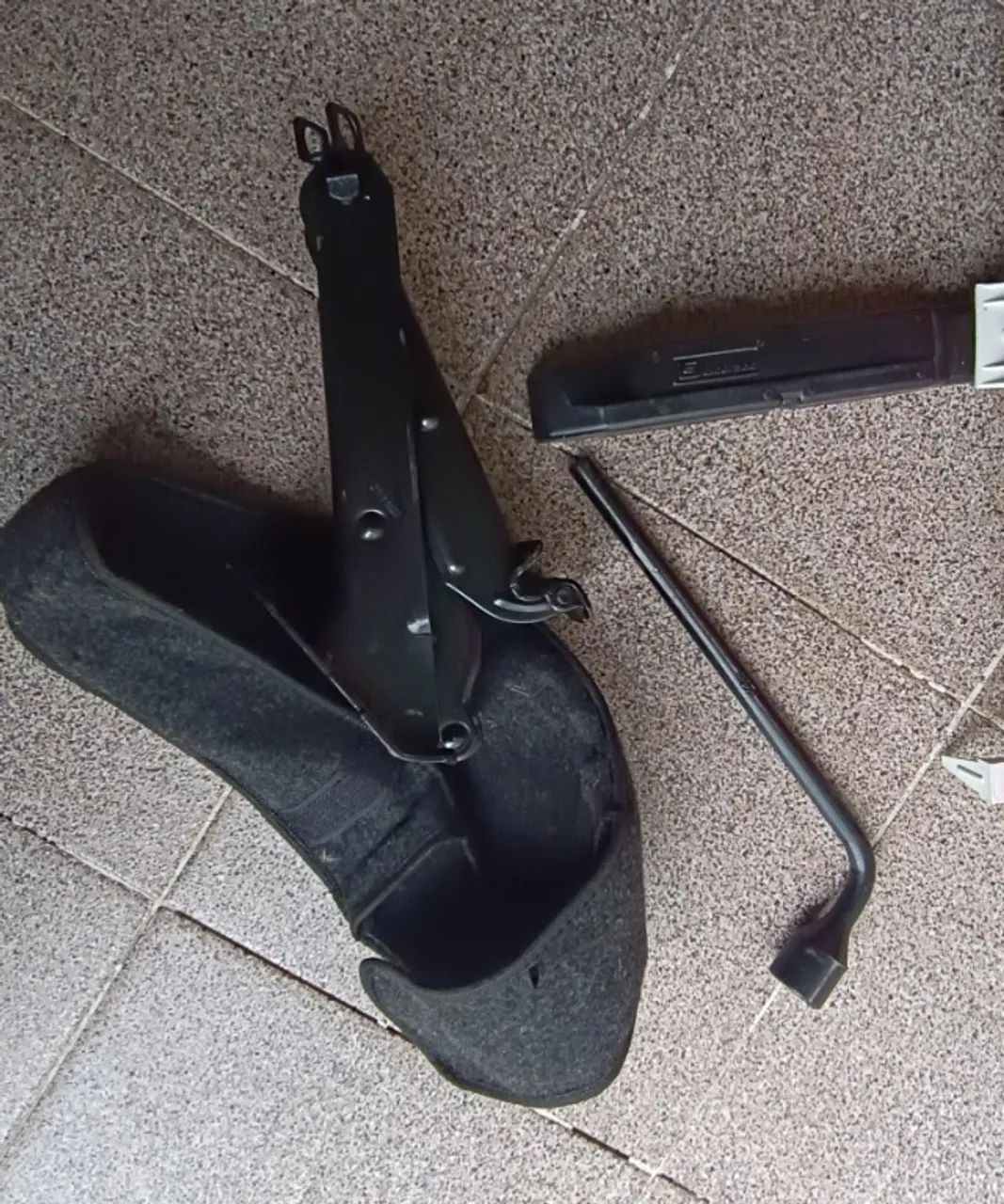 CHAVE DE RODA, MACACO E TRIANGULO - Foto 3