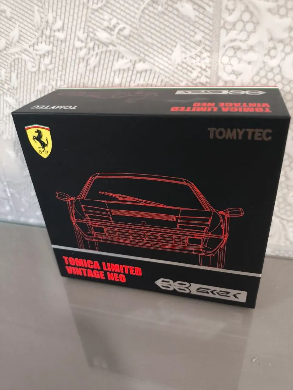 Tomytec Tomica Limited Vintage Neo TLV Ferrari F40 1989 - Vermelho 1/64 