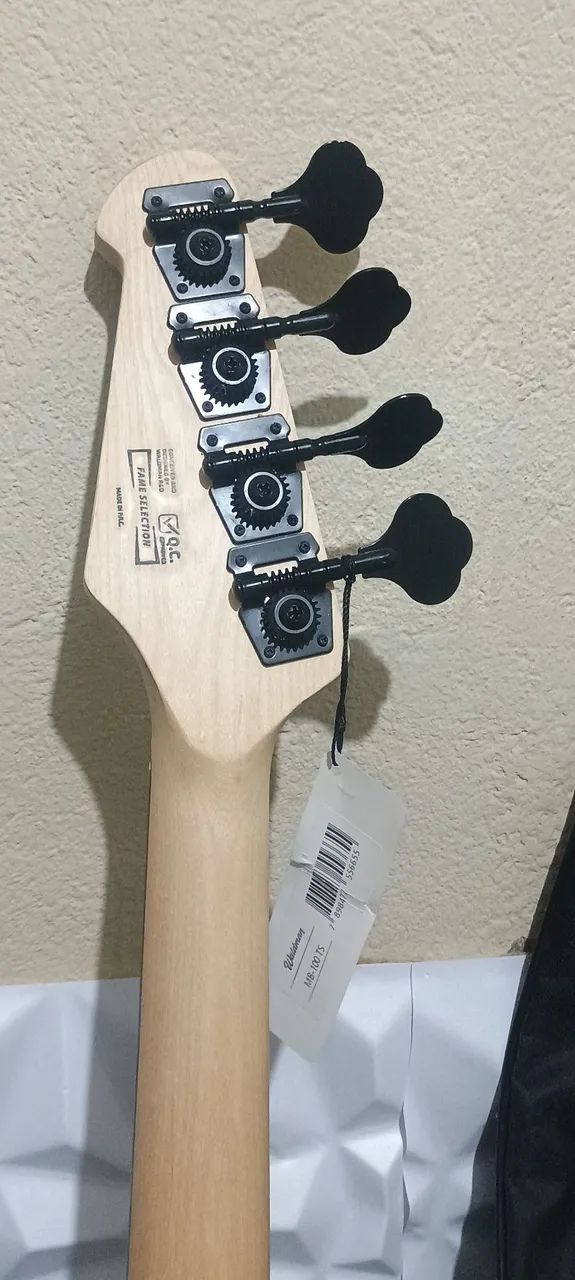 Contrabaixo Seven 4 cordas ( Modelo STRING RAY) - Foto 5