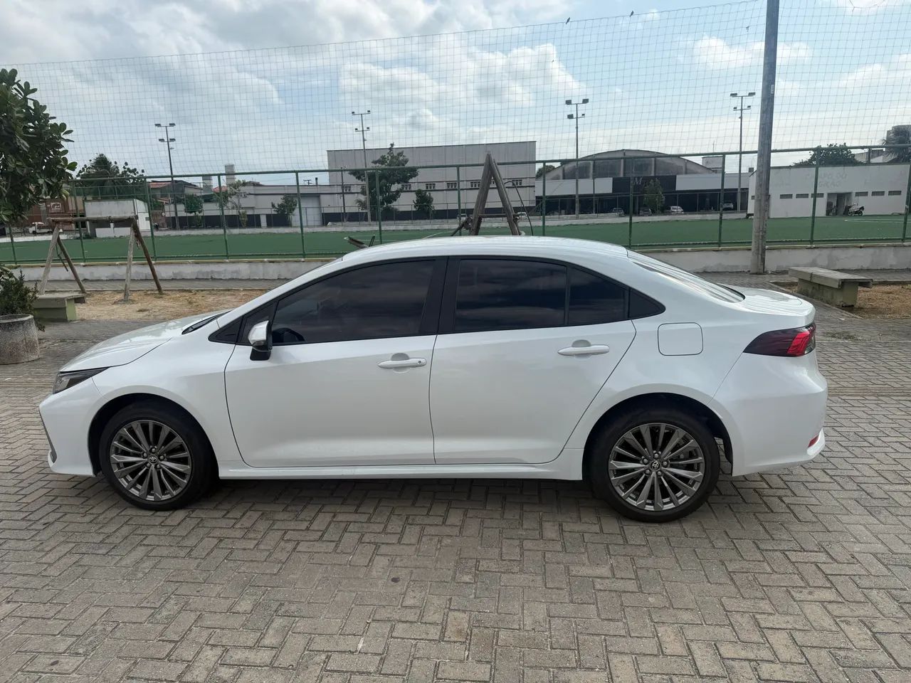 Toyota Corolla XEI 2.0 Flex 16V Aut. 2024 - Foto 2