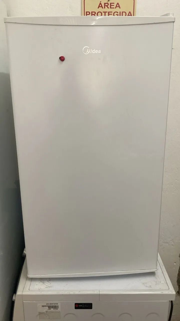 Frigobar Midea 120 litros 