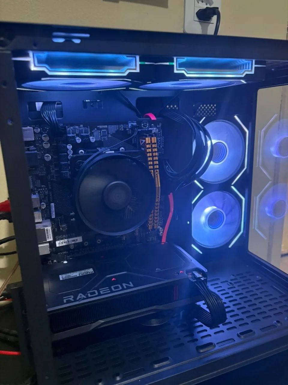 PC GAMER (RYZEN 5600 + RX 7600)