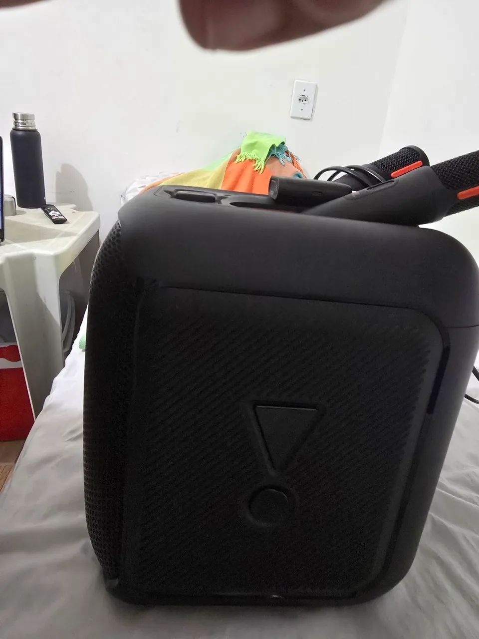 Caixa de som jbl encore 2, mais dois microfones jbl original.  - Foto 2