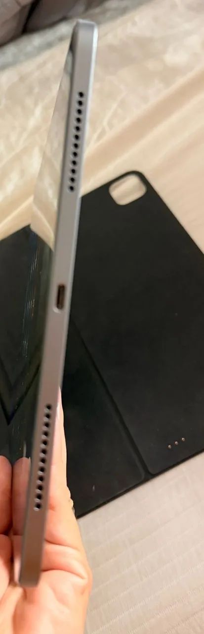 iPad Air 5° geração, 64GB, com capa teclado incluso.  - Foto 4