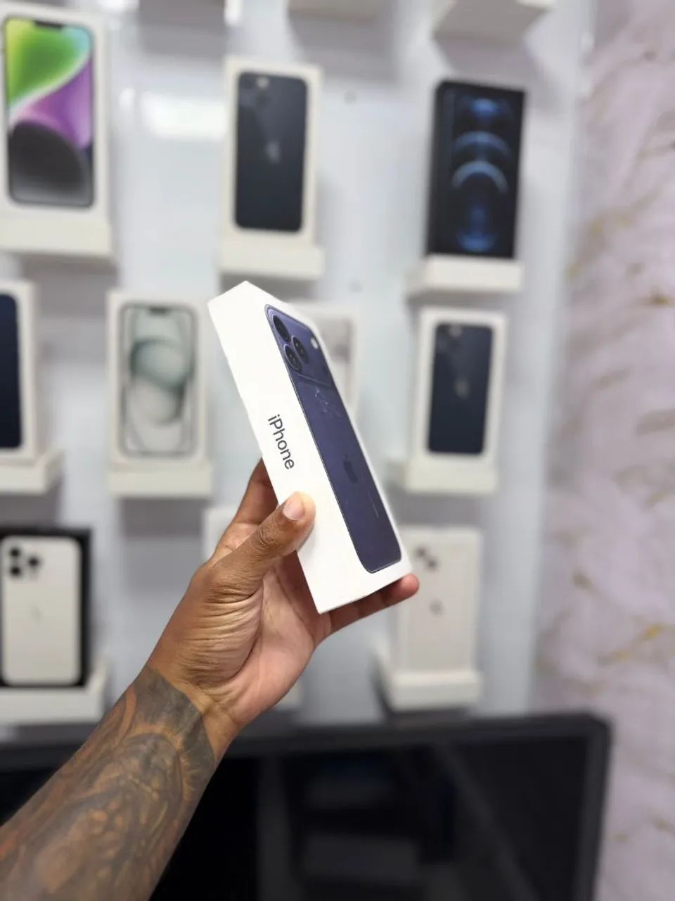 IPHONE 17 PRO MAX 256GB AZUL<br>R$ 8.699,00 TOP - Foto 2