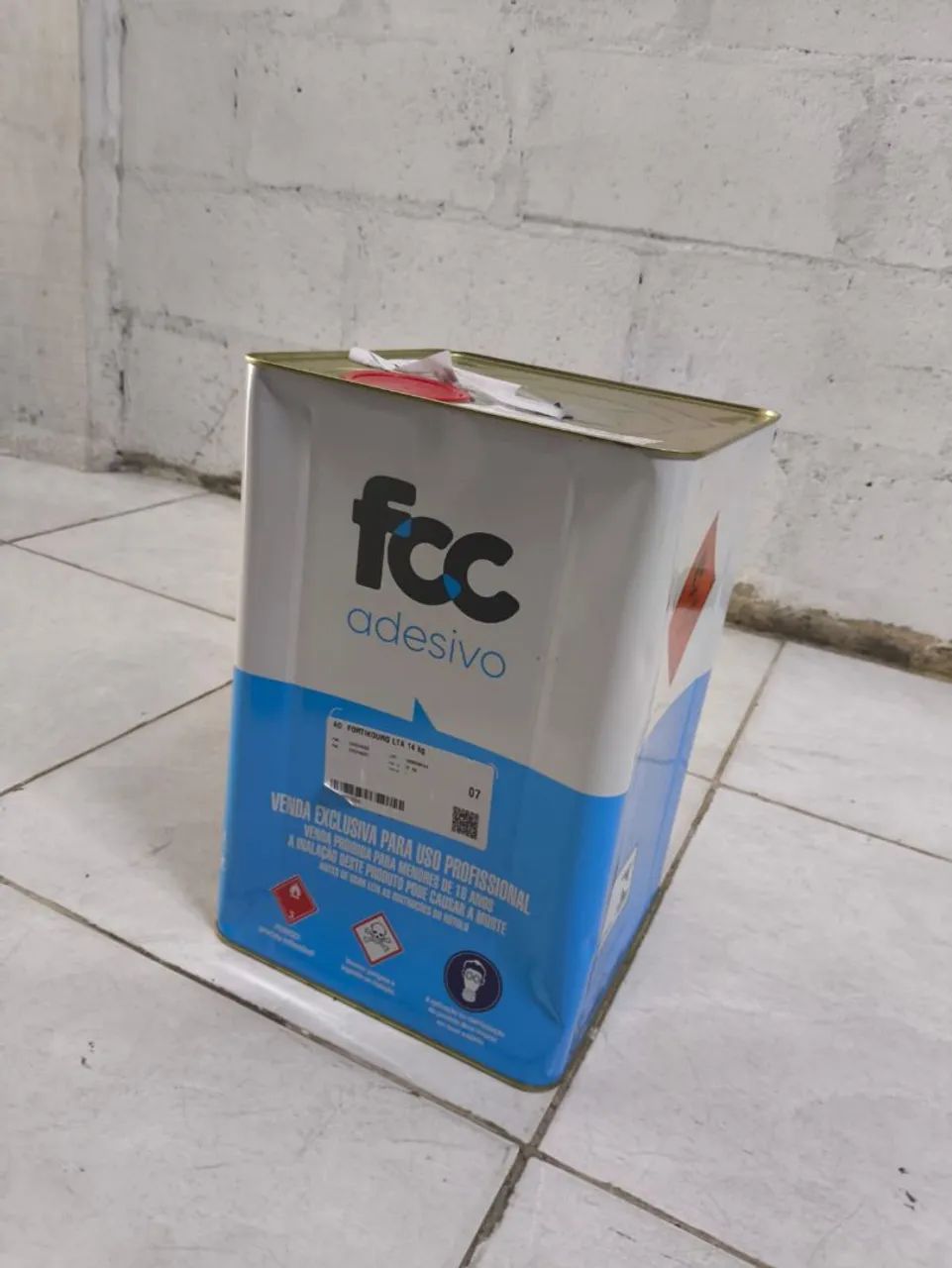 Latão de Cola Adesiva de contato - 14 Kg. Cola de contato para sapateiros, manutenção, etc
