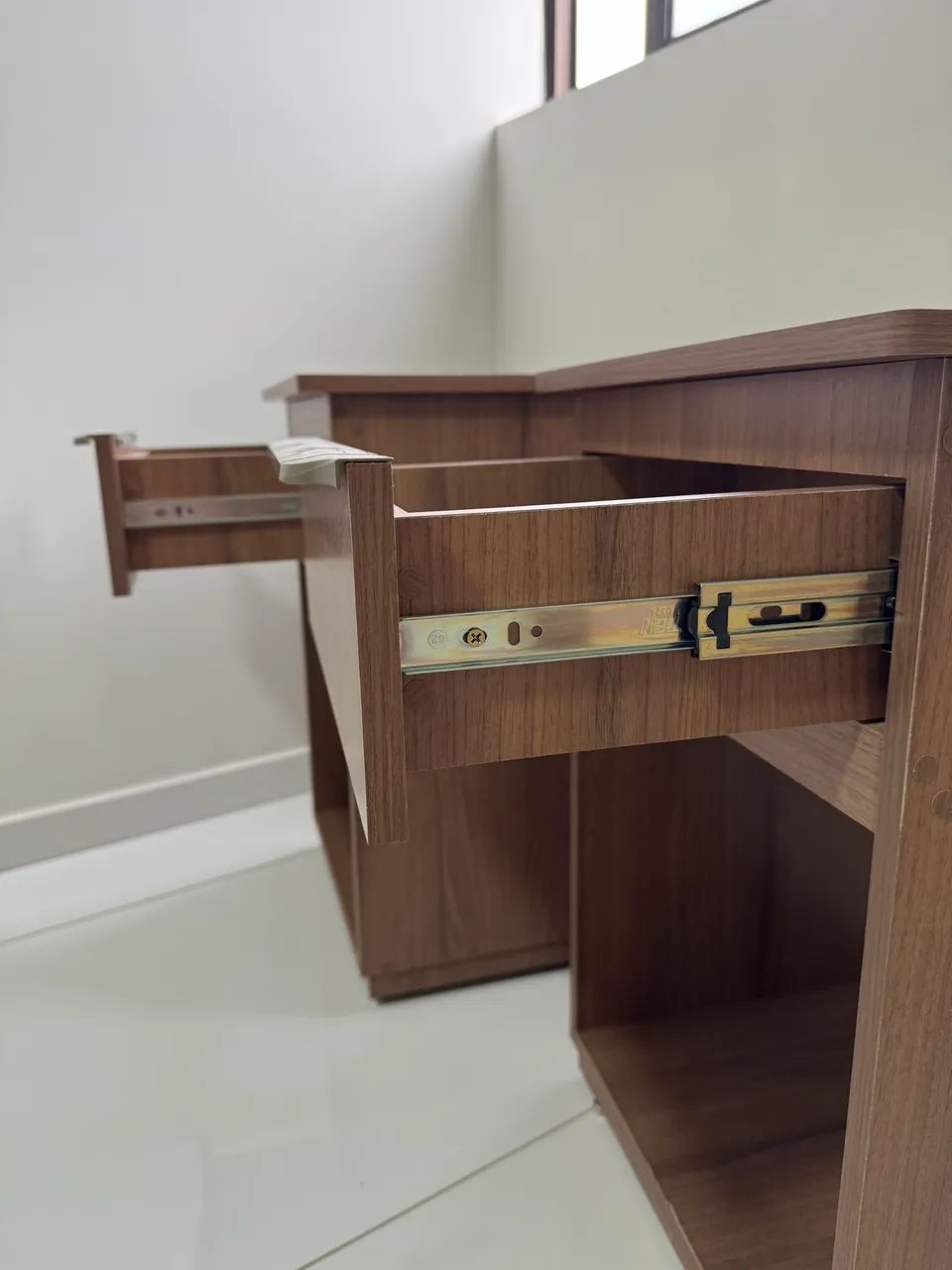 Base de cama + 2 mesas de cabeceira - Foto 5