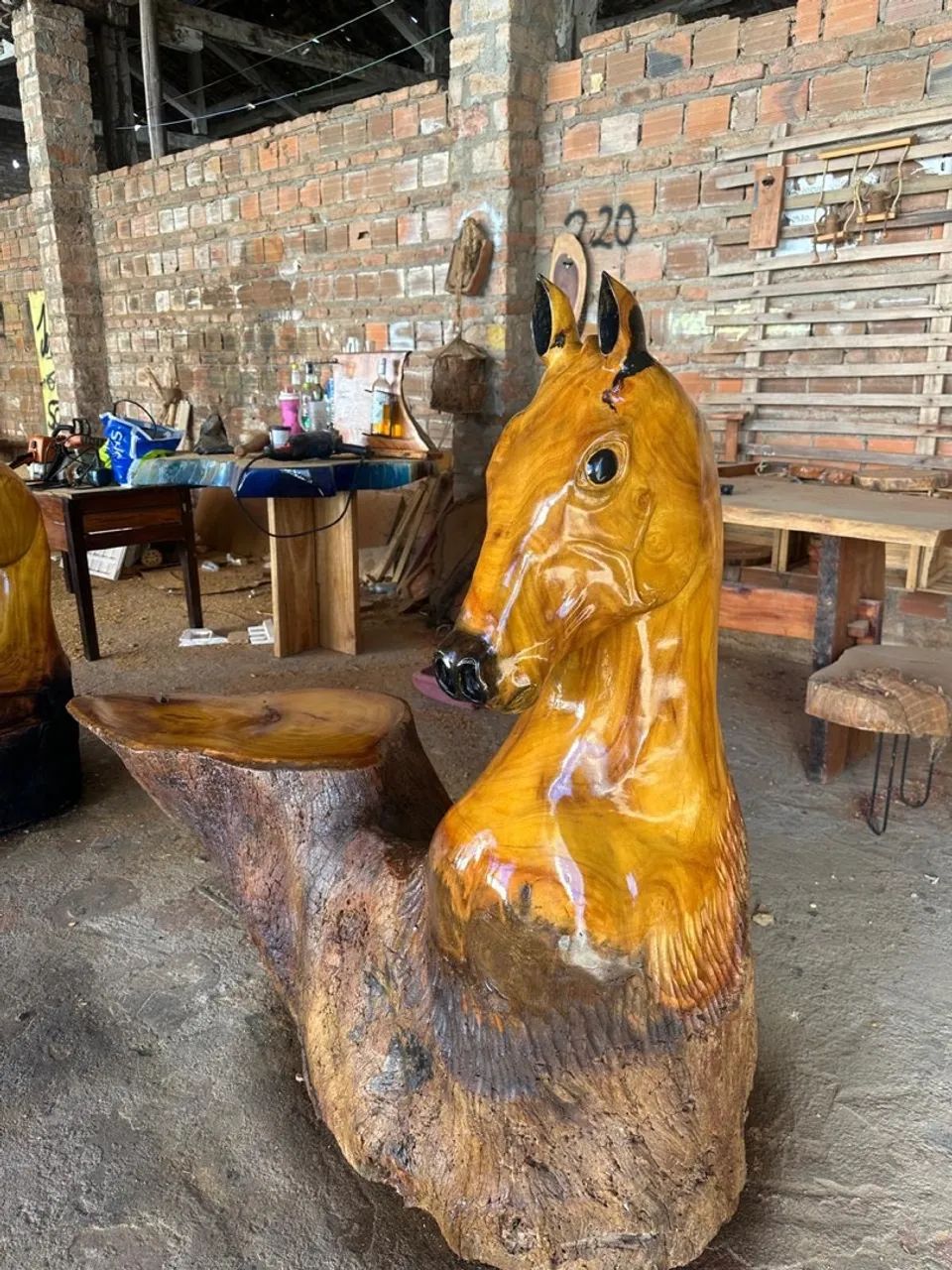 Banco em formato de cavalo  - Foto 3