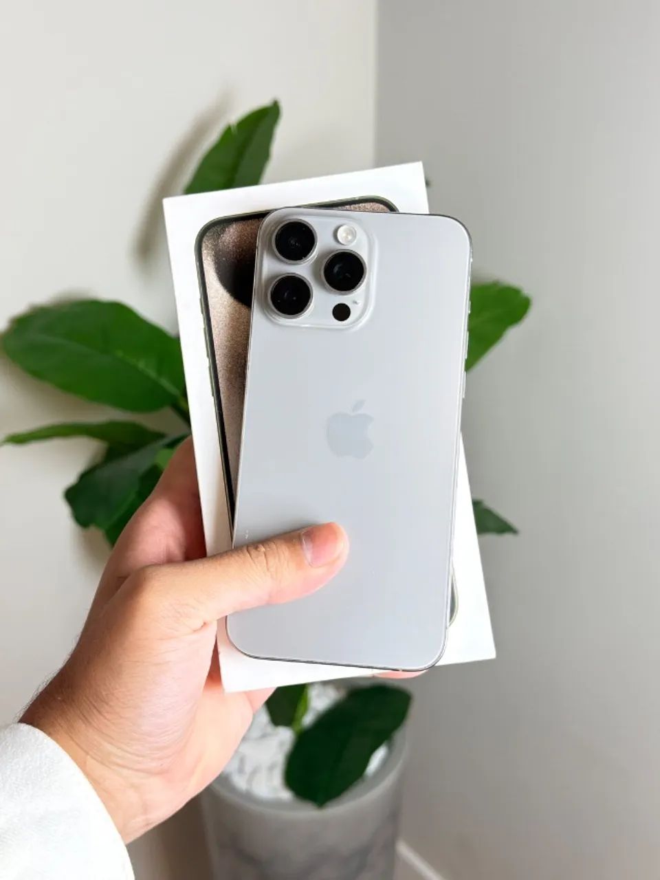 iPhone 15 Pro Max 256GB - Natural - Celulares e Smartphones