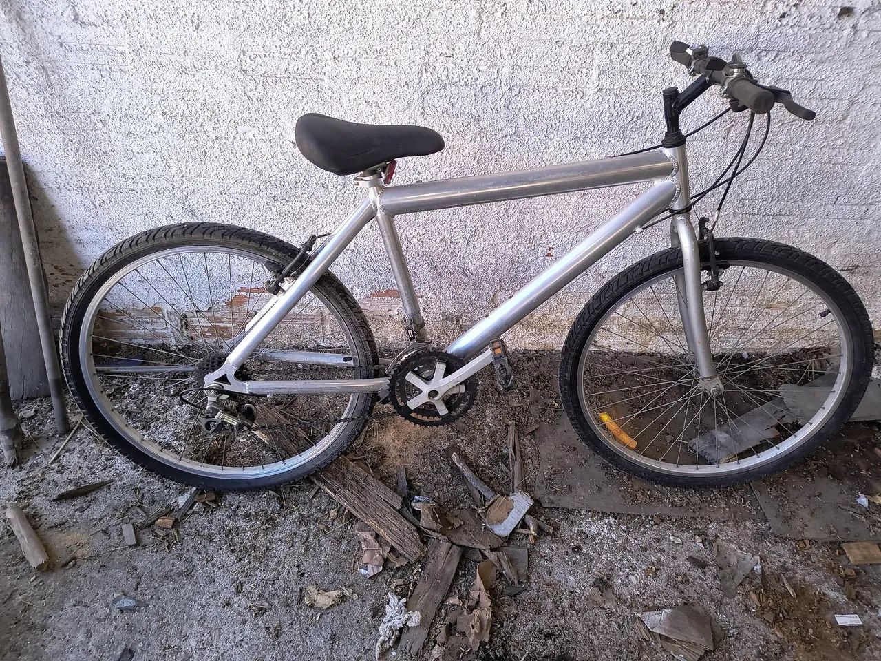 Bicicleta em alumínio ato 26