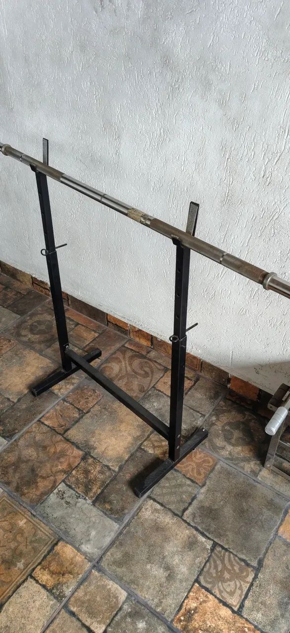 Equipamentos de academia e anilhas 
