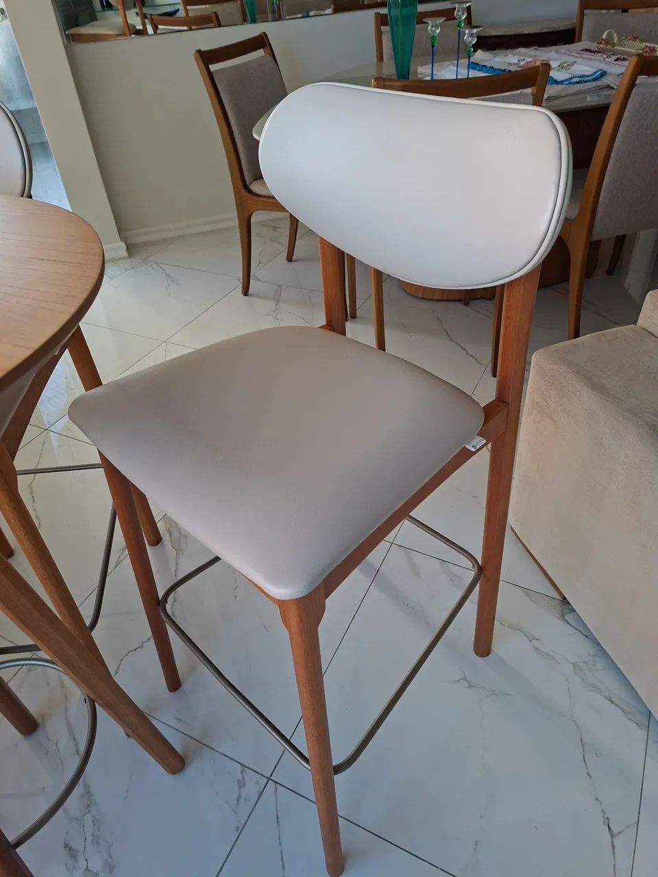Mesa bistrô 70cm diâmetro com 1m de altura e 3 banquetas - Foto 3