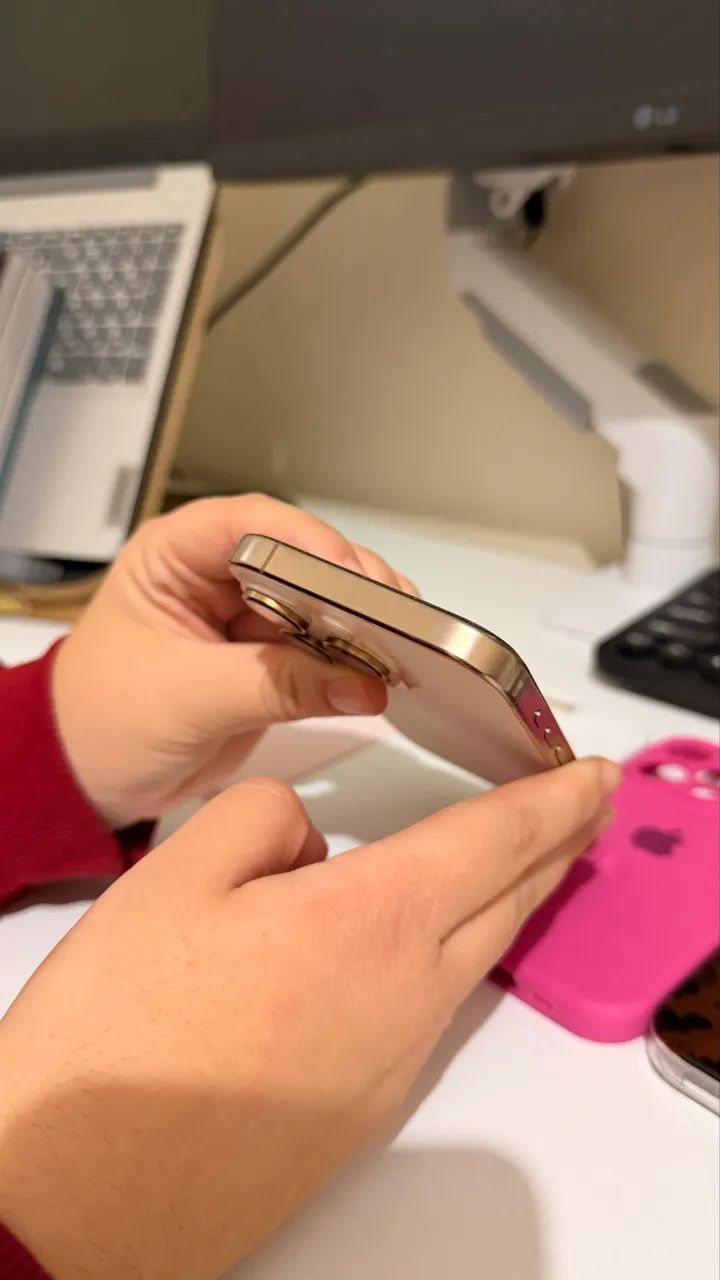 iPhone 16 Pro 99% de bateria - Foto 5