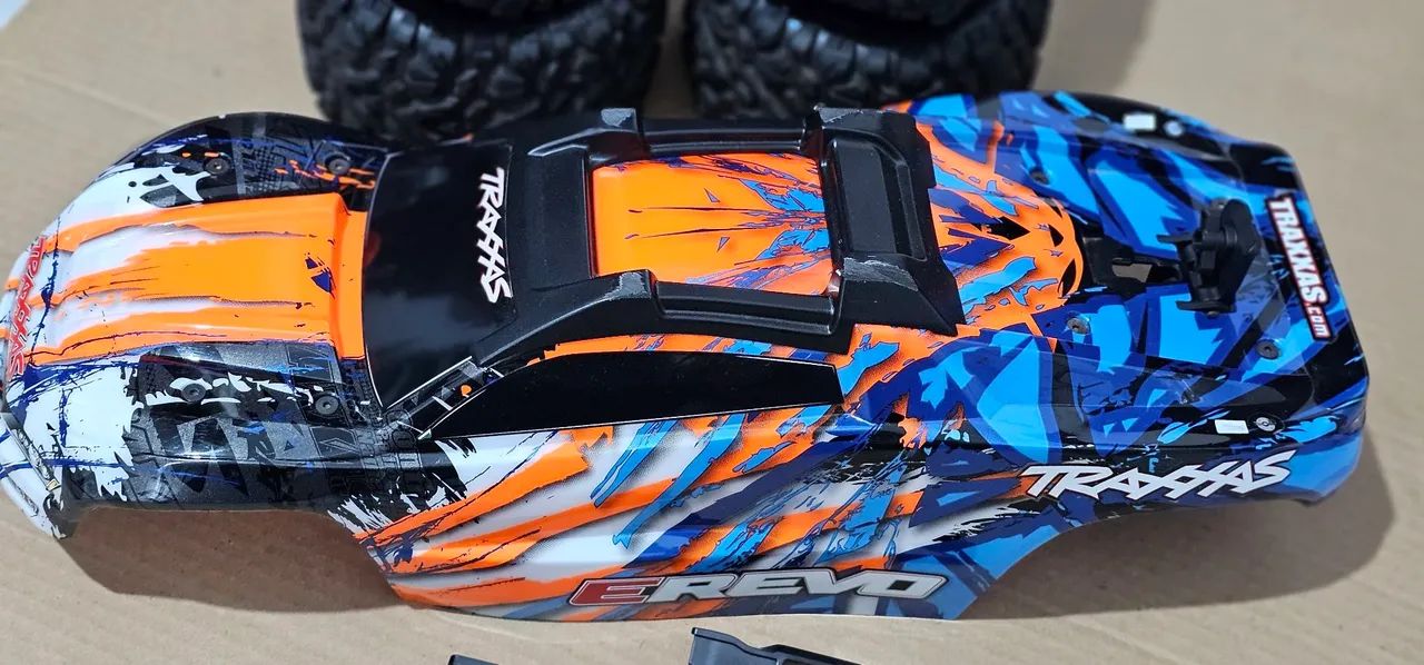 Traxxas E Revo 2.0 Bolha + torres - Foto 2