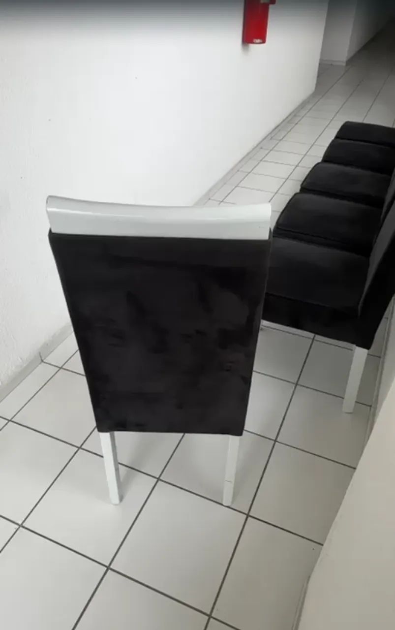 Jogo com 6 Cadeiras Estofadas - Bom Estado - Design Moderno Preto e Branco - Foto 4