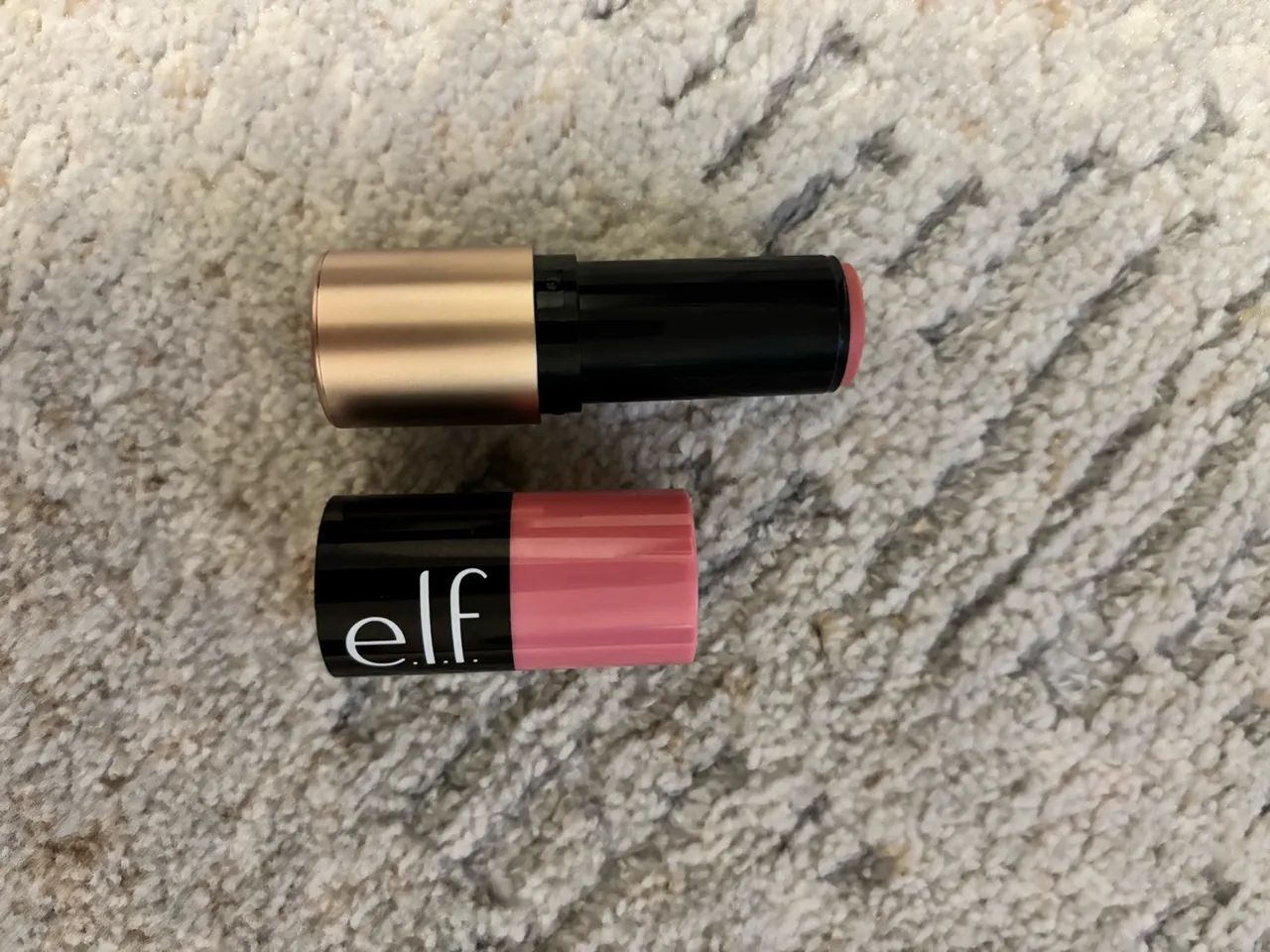 Blush Elf Stick - Soft Glam Cream  - Foto 2