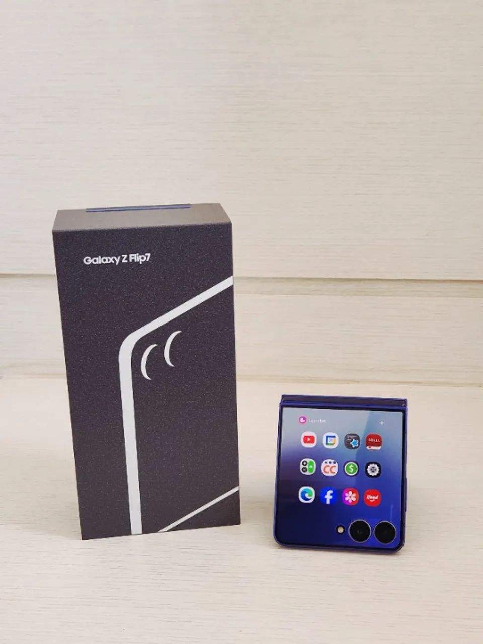 Galaxy Z Flip 7 512GB Azul - Impecável e Completo
