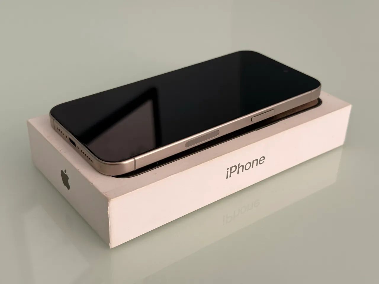 iPhone 15 pro Max 256GB Natural Titanium - Celulares e Smartphones