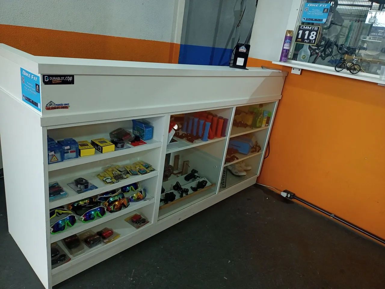 Balcão vitrine com caixa - Foto 2
