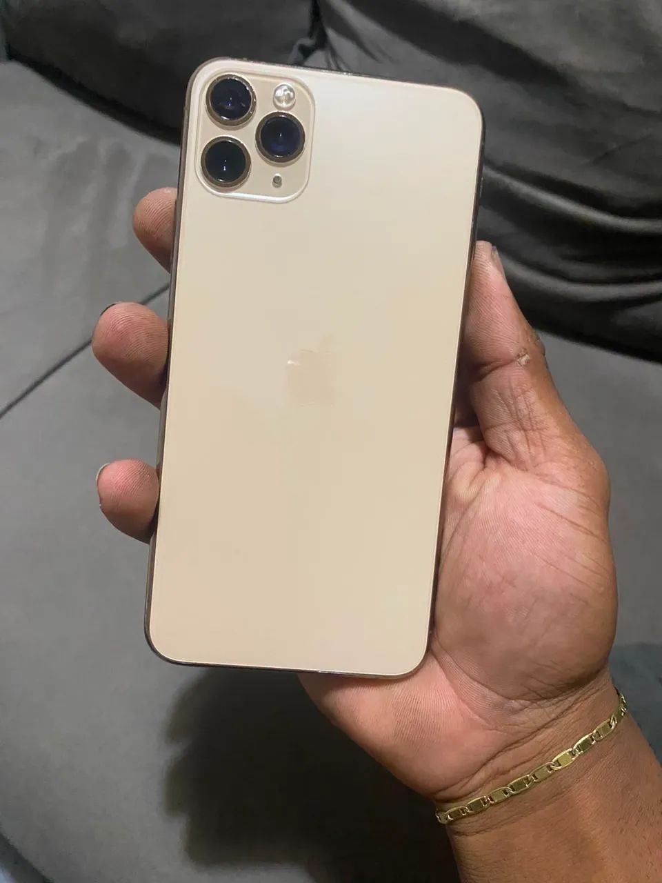 IPhone 11 Pro Max dourado  - Foto 4
