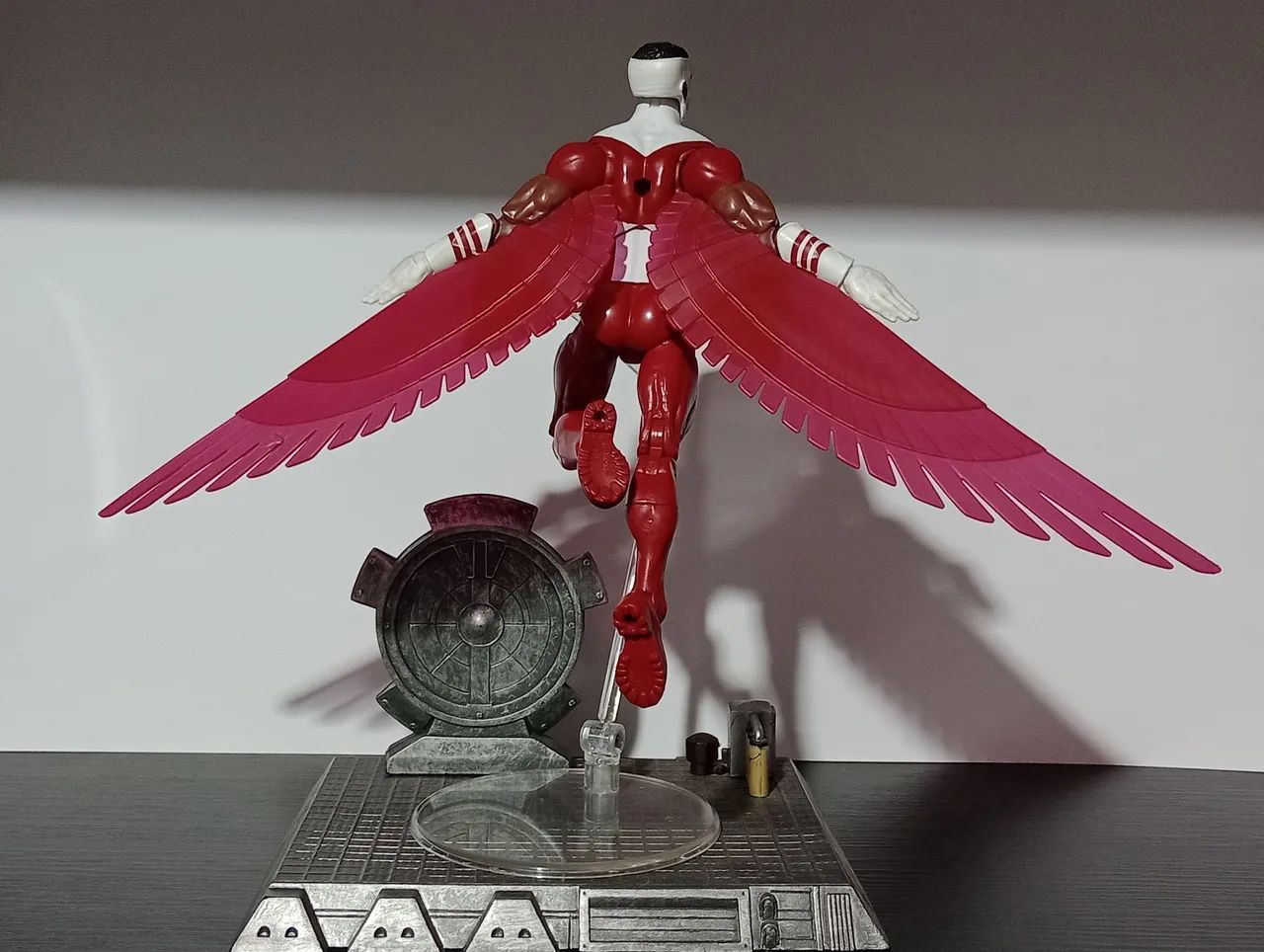 Marvel Legends Falcão (Falcon) Retro - Foto 3