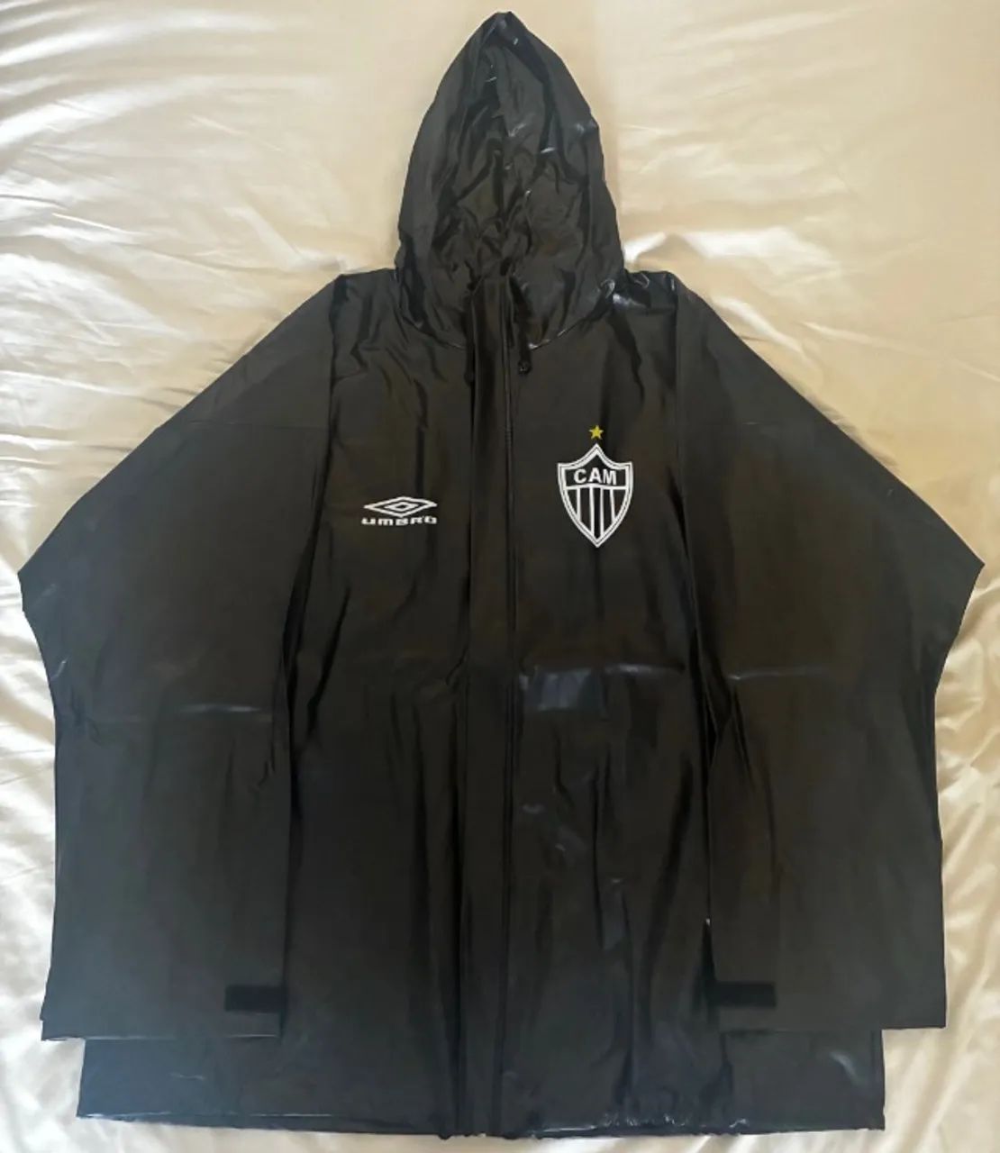 capa de chuva umbro atlético mineiro g - Foto 2