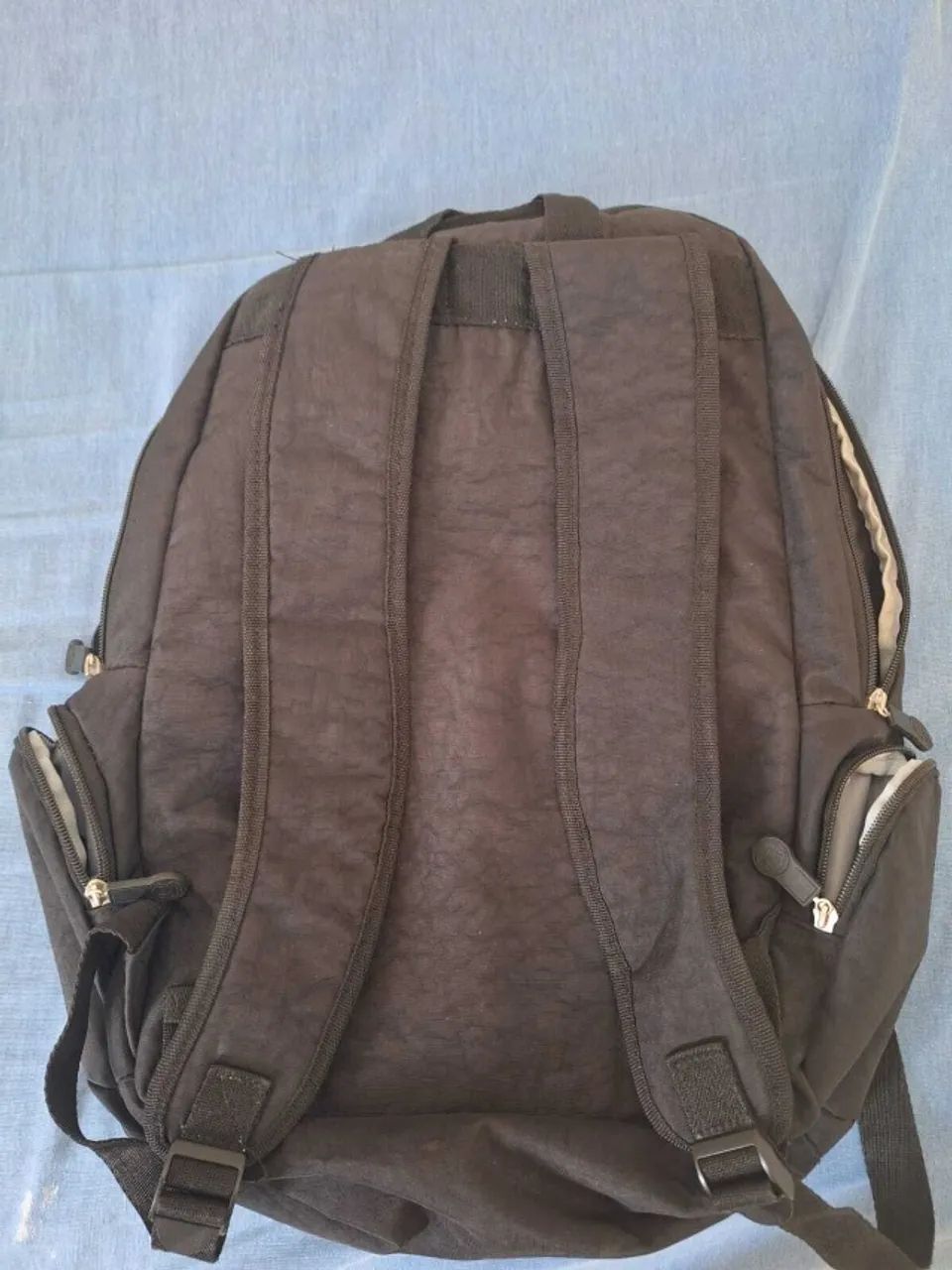 Mochila Escolar e Universitária Reforçada - Preta - Foto 2