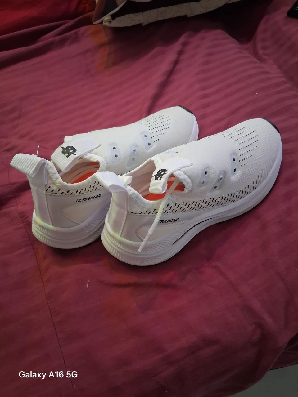 VENDO UM TENIS BRANCO ULTRABONE NOVO 35 - Foto 2