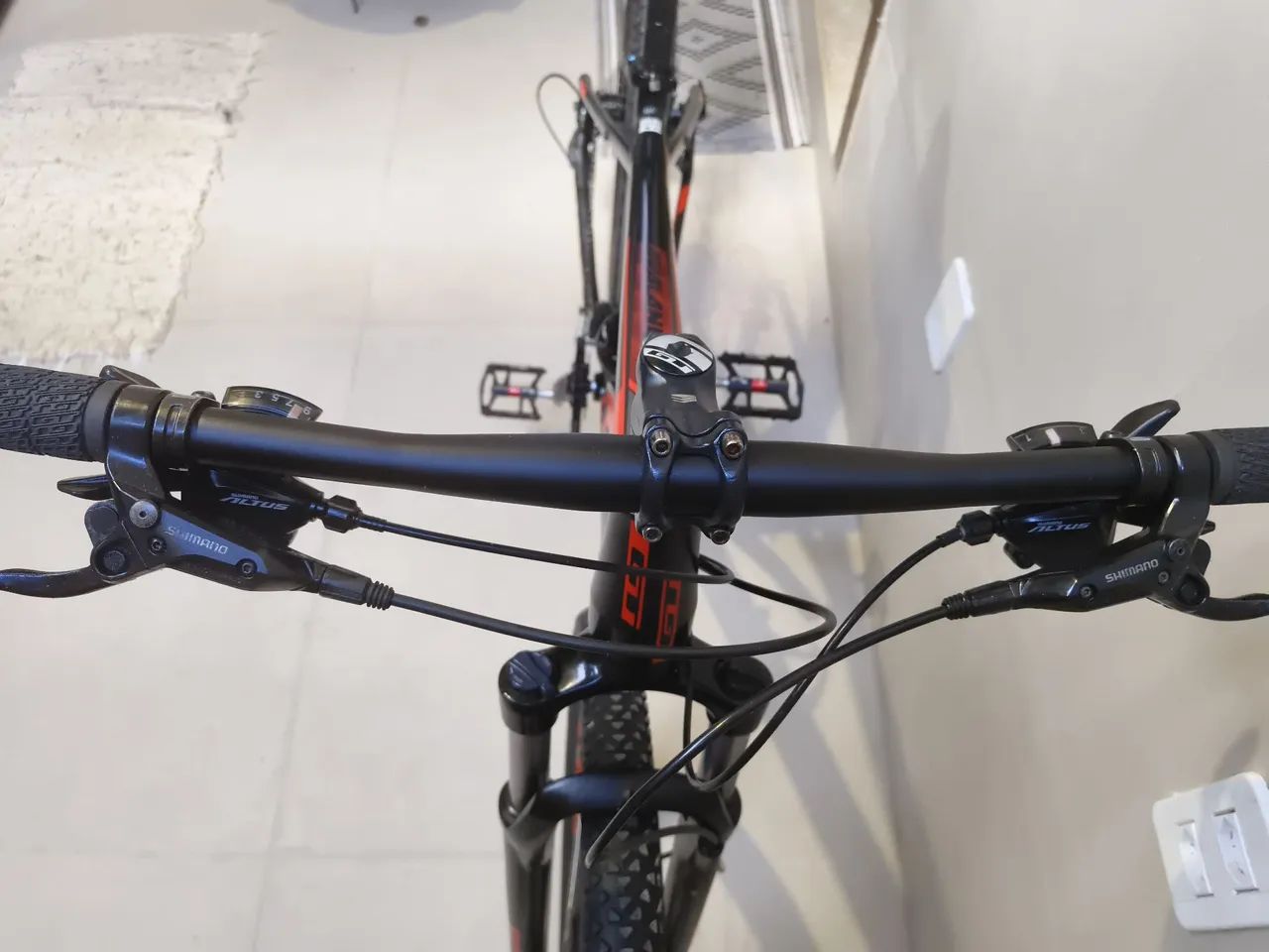 Bicicleta MTB GT Importada 27 - Foto 5