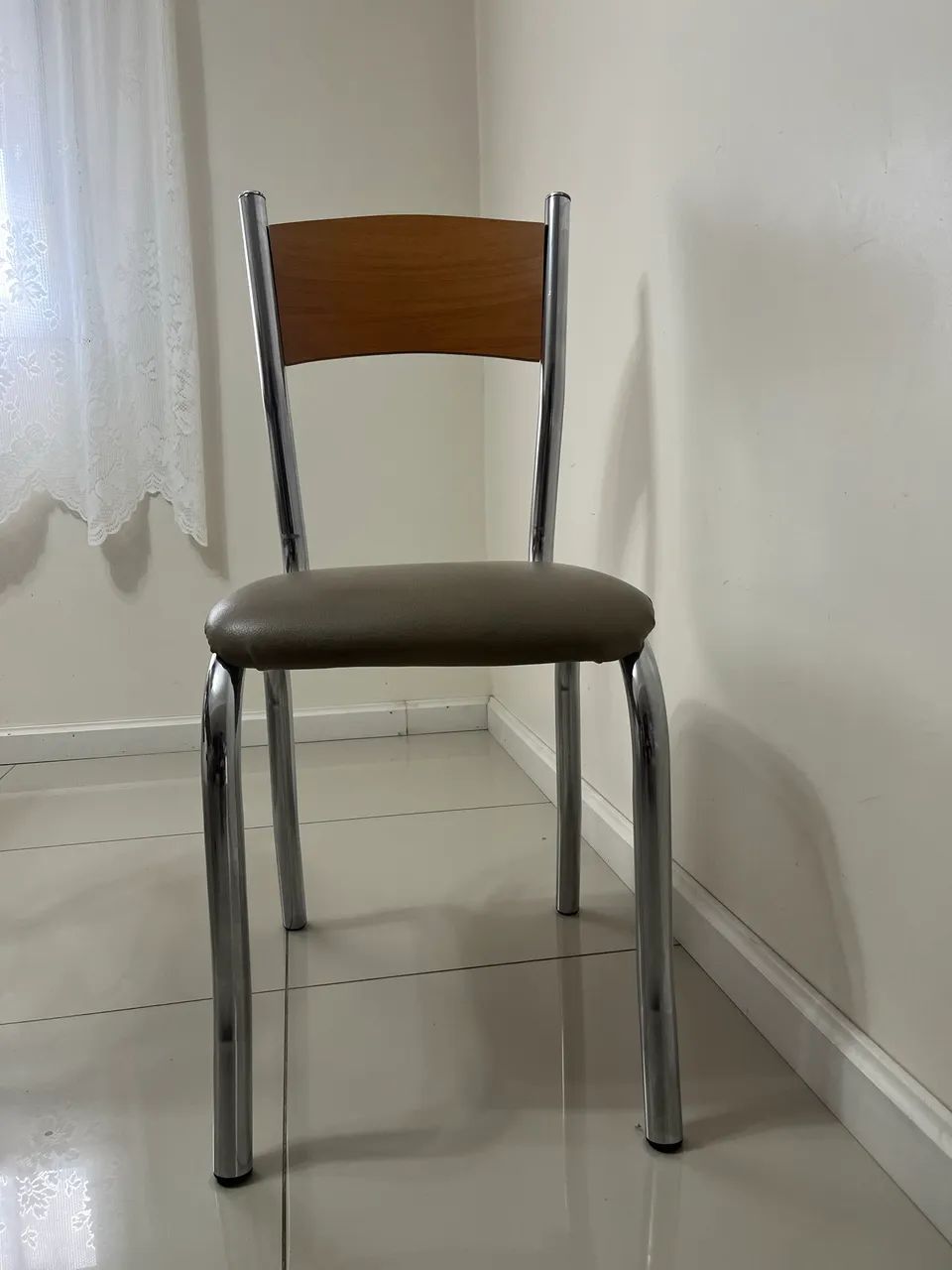 Mesa de Jantar com 6 Cadeiras - Foto 2
