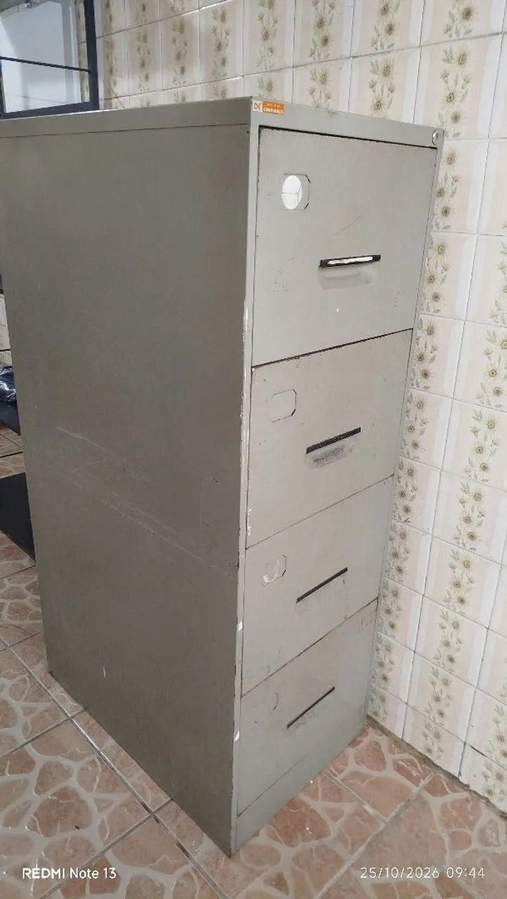 Gaveteiro de aço 